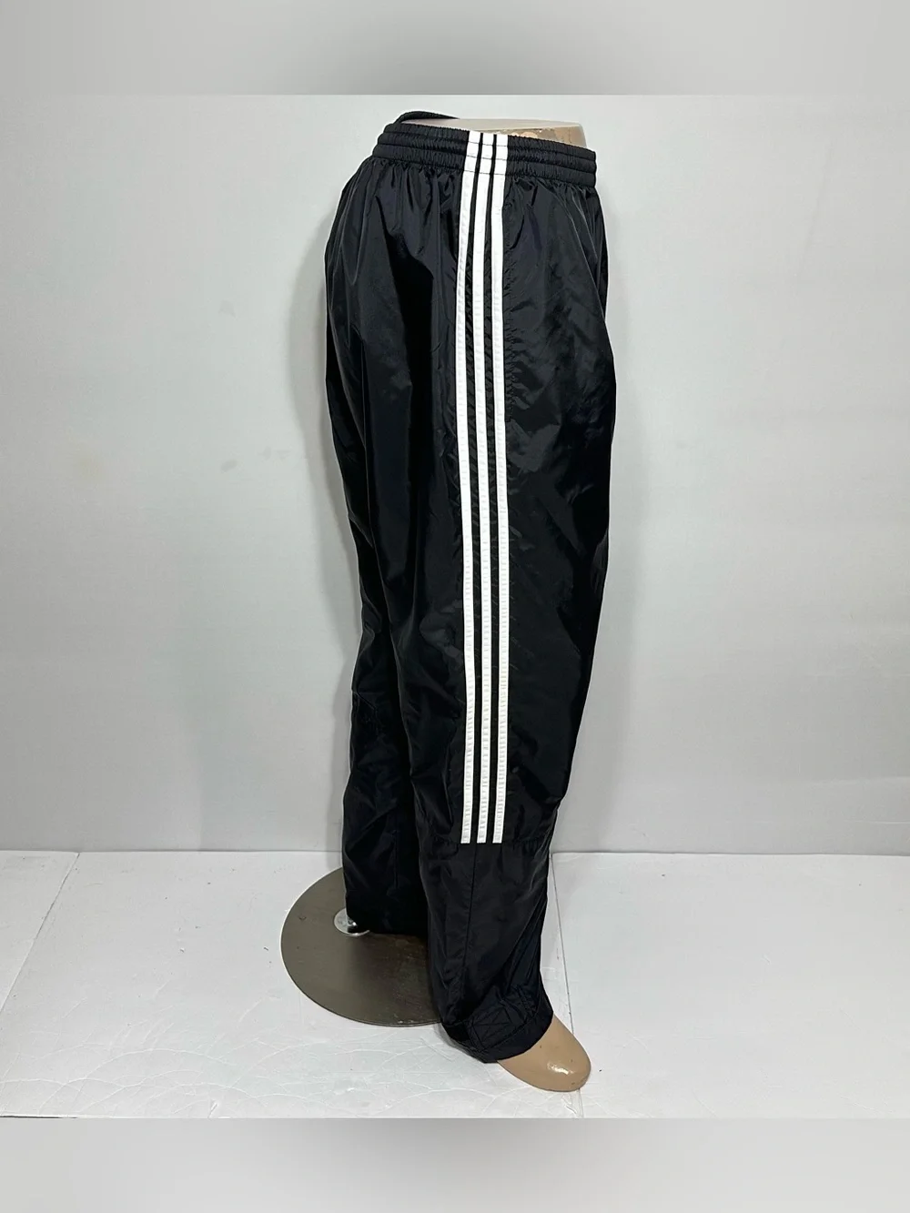 VTG 90s Adidas Black 3-Stripe Mens XL Mesh Lined 32
